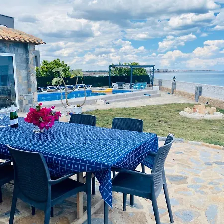 Casa Fun Villa *